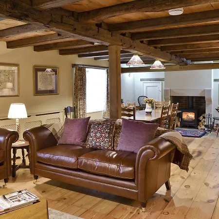 Longhouse * Normanby