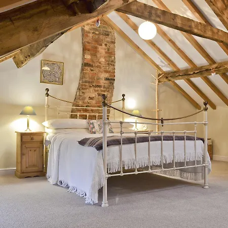 Longhouse * Normanby