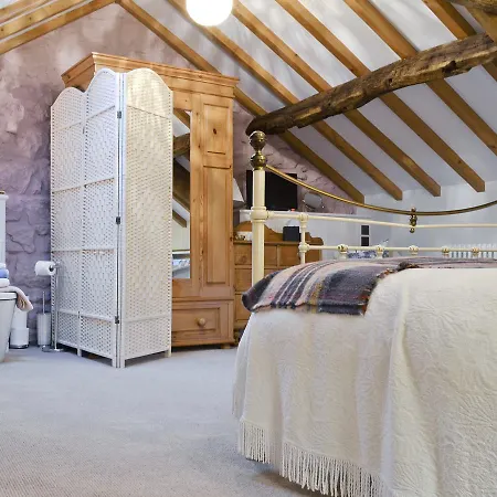 Longhouse * Normanby